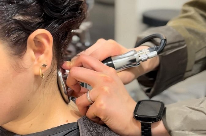 15 Step Stem Cell Scalp Treatment in Seoul - Rechecking the scalp before final products