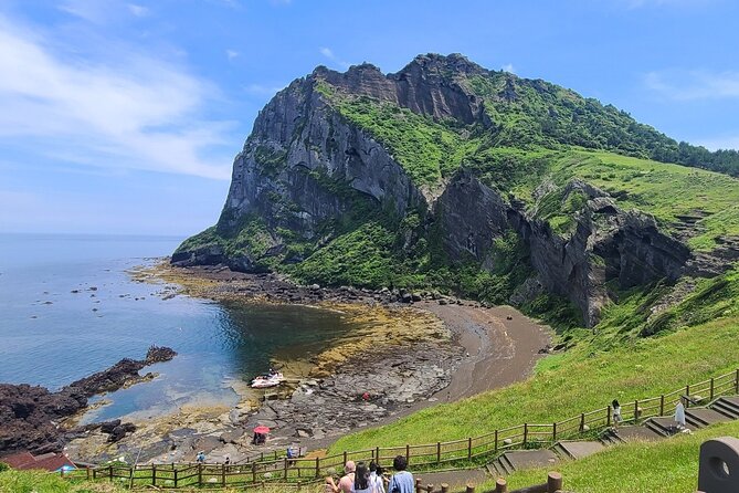 2-days Private Taxi Tour in Jeju Island - Should you book the two-day private taxi tour?