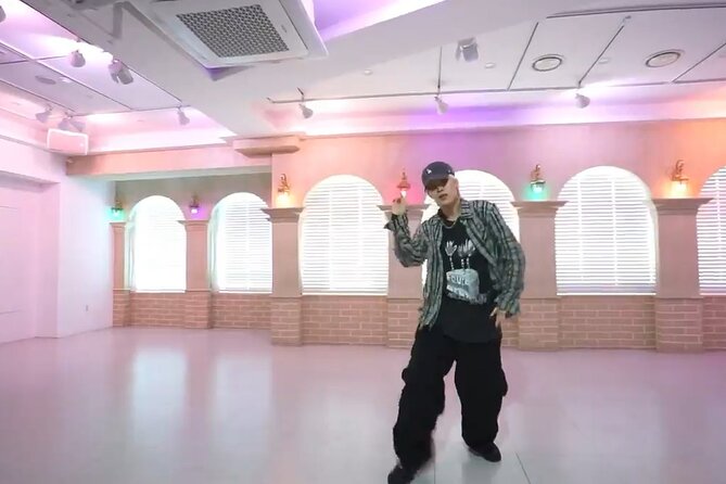 2 Hour Private Kpop Dance Class in Seoul South Korea - Learning from instructors who teach with patience
