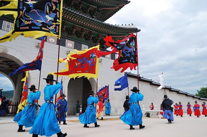 4 Hours Private tour with top attractions in Seoul - What the private vehicle changes