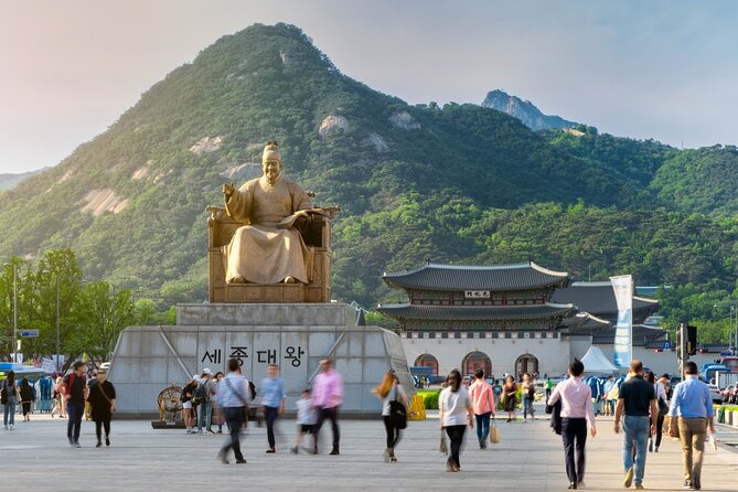 4 Hours Private Walking Tour of Gyeongbokgung - From Seoul City Hall to the old royal quarter