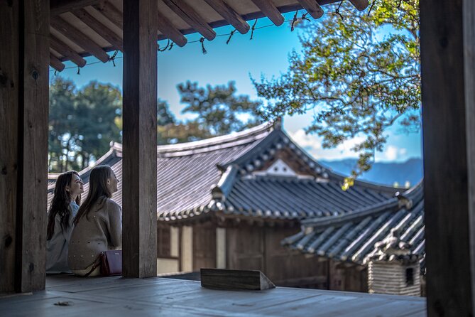 5-Day Korea Golden route by K-shuttle Tour from Seoul Including Busan, Yeosu - The guide can make or break the journey