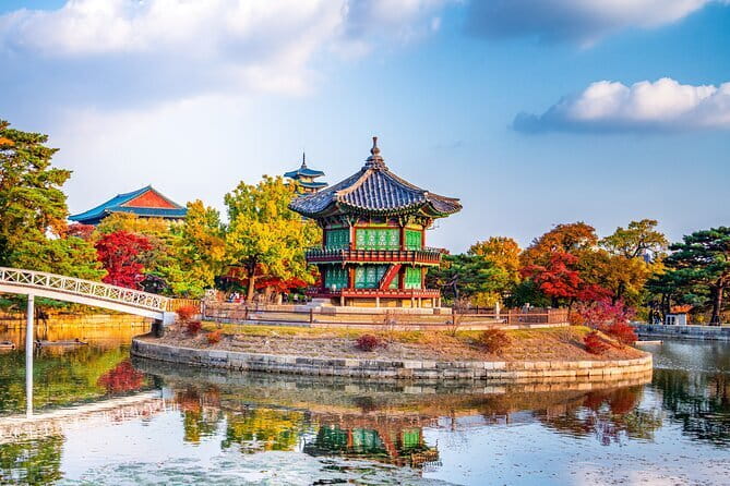 7 days Flexible Tour for Major Cities(Seoul,Busan,Gyeongju etc) - Day 1: Joseon palaces, old neighborhoods, and Korean food