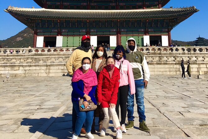 8 hours Private Tour in Seoul for the VIP - Markets, Insadong, and Korean food