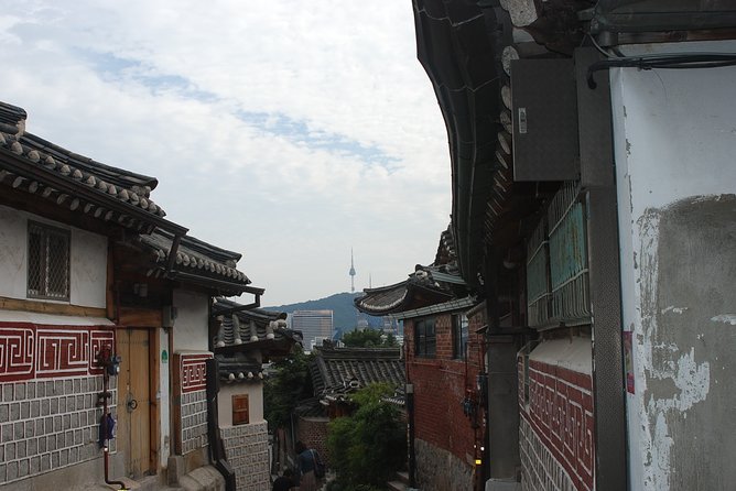 8 Hours Private tour with top attractions in Seoul - The National Folk Museum and the Blue House area