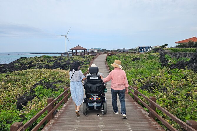 A comfortable wheelchair trip & east of Jeju - Saryeoni Forest Path and the limits of a forest stop