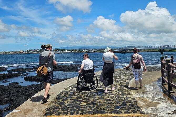 A wheelchair-friendly trip west of Jeju - Hyeopjae Beach: A Short Look at Jeju’s Famous Shore