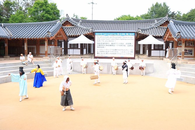 Andong Hahoe Folk Village Day Tour From Busan - Hahoe Folk Village: old homes, real homes
