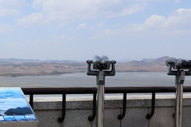 Best Korea DMZ Tour Year-Round - Meeting in Seoul and riding toward the border