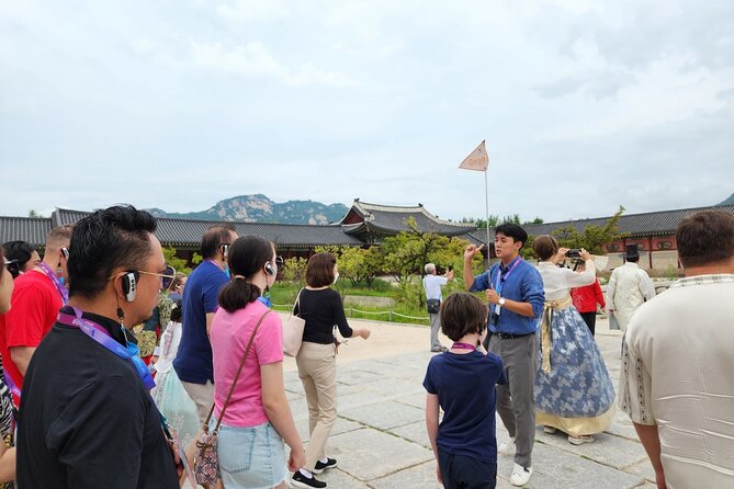 Best Seoul City Tour (Gyeongbokgung Palace,Insadong,Namsan Tower) - Insadong and the ginseng stop