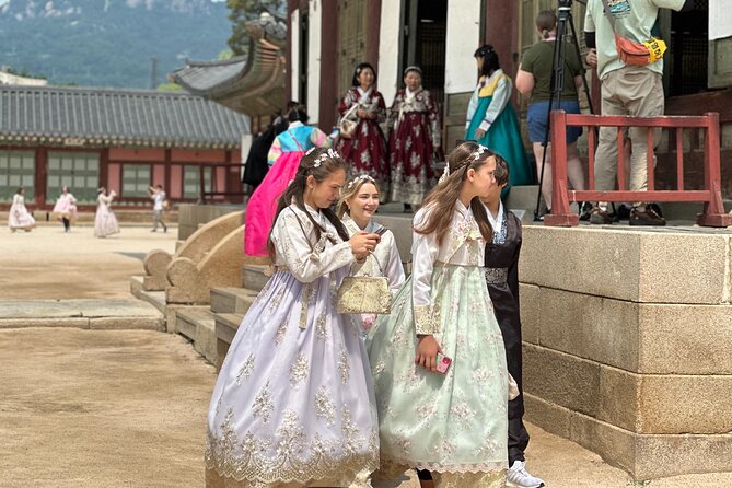 Best Seoul City Tour (Gyeongbokgung Palace,Insadong,Namsan Tower) - Starting at Jogyesa Temple and Cheonggyecheon