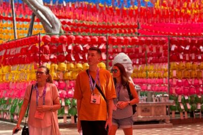 Best Things to Do – Half Day Seoul Trip (Seoul Palace & Temple)