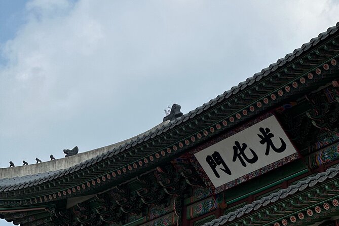 Best Things to Do - Half Day Seoul Trip (Seoul Palace & Temple) - Who should book this half-day experience?