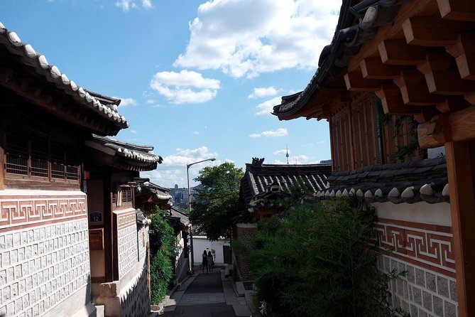 Best Walking Tour to Gyeongbok Palace Bukchon Hanok Village - Why this route works for a first day in Seoul