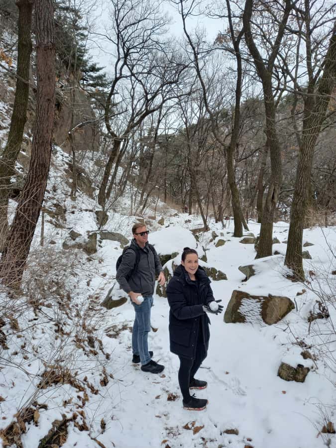 Bukhansan mountain hiking tour - 6 hours - Tongcheonmun Rock and Seunggabong Peak