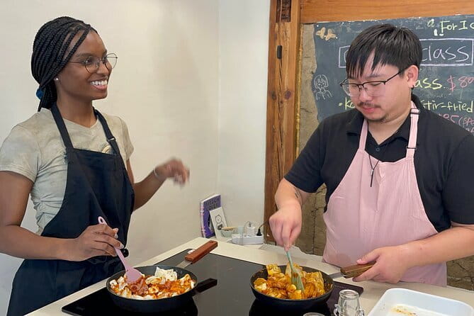 Bulgogi Kimbap & Korean Fried Chicken with Chef Hakyung In Hanok - Five things to know before you book