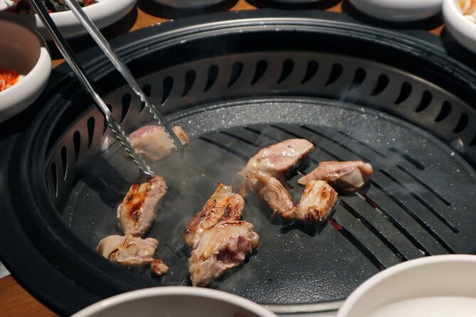 Bulgogi Kimbap & Korean Fried Chicken with Chef Hakyung In Hanok - Boneless Korean fried chicken, shown by the chef