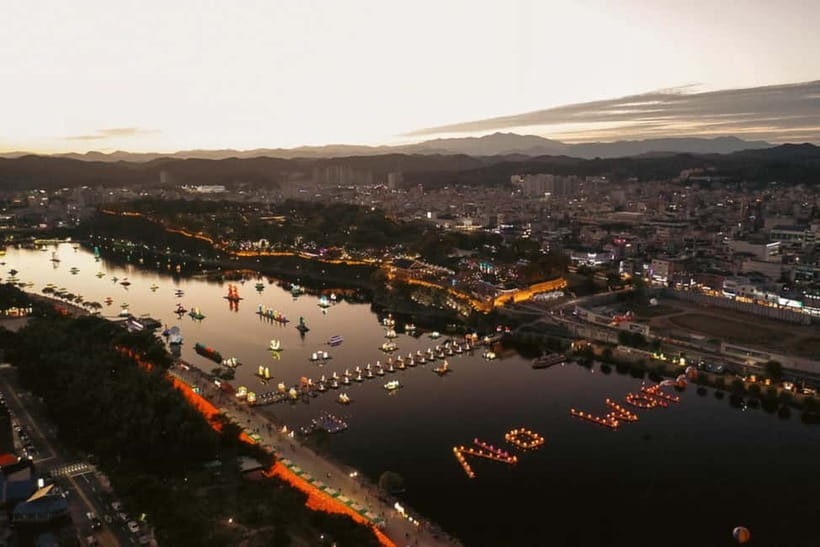 Busan: Autumn Jinju Namgang Lantern Festival & Pink Muhly - Dinner at the festival stalls