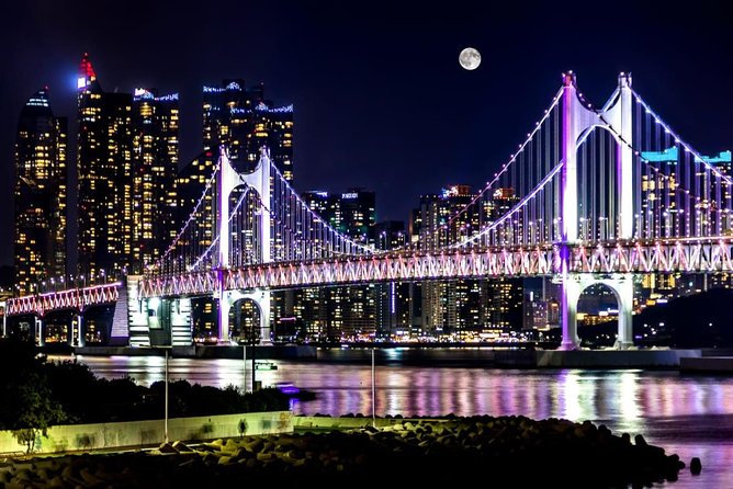 Busan by Night - Gwangalli Beach puts you beside the bridge