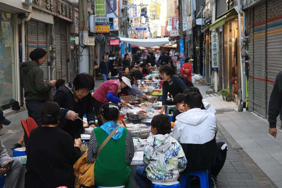 Busan: Customized Private Busan Tour with Licensed Guide - Seeing Gamcheon Culture Village in 30 minutes