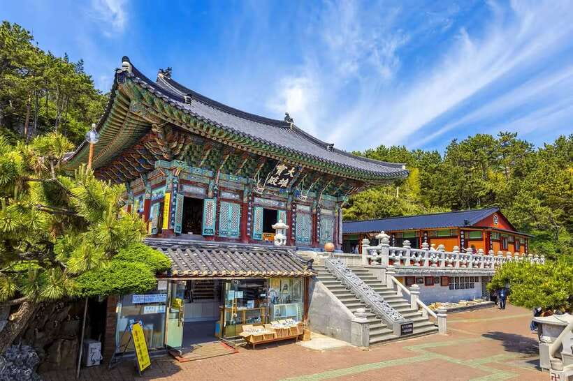Busan: Full-Day City Tour with Taejongdae, Gamcheon & More - Gamcheon Culture Village, Busan’s colorful hillside stop