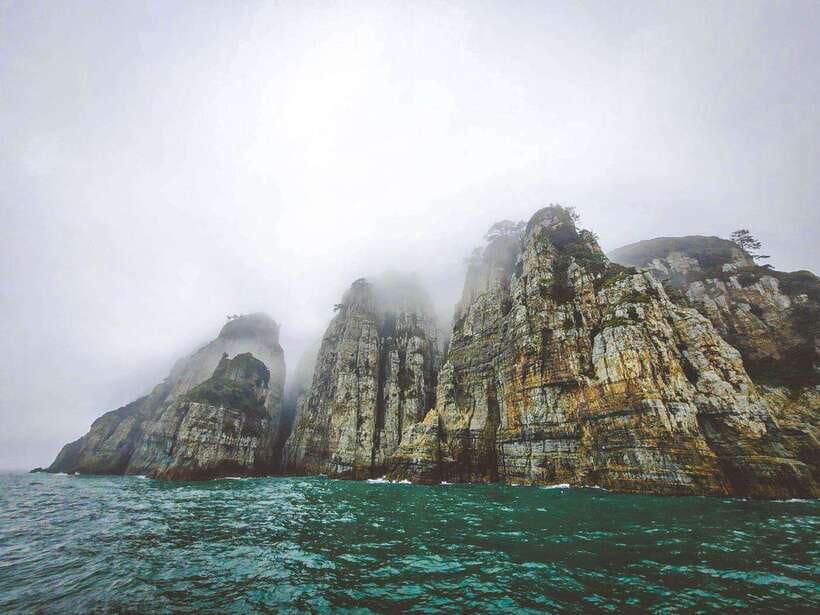 Busan: Geoje Coastal Escape, Sea Breeze, Oedo Botania Island - The Dojangpo ferry and Haegeumgang Lion Rock