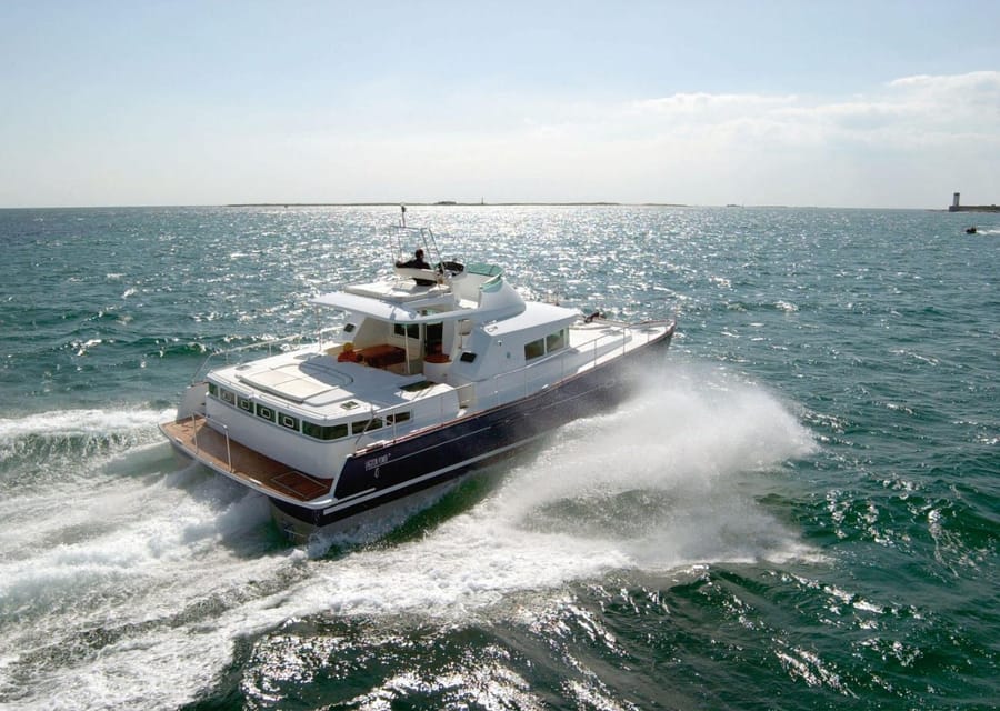 Busan: Group Sightseeing Yacht Cruise with Snacks and Drinks - Sailing Out From Gwangalli Beach