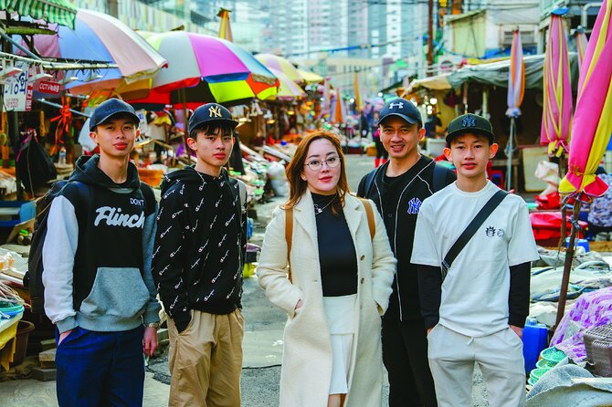 Busan Gukje Market Shared Minivan Tour - Timing, meeting point, and group size