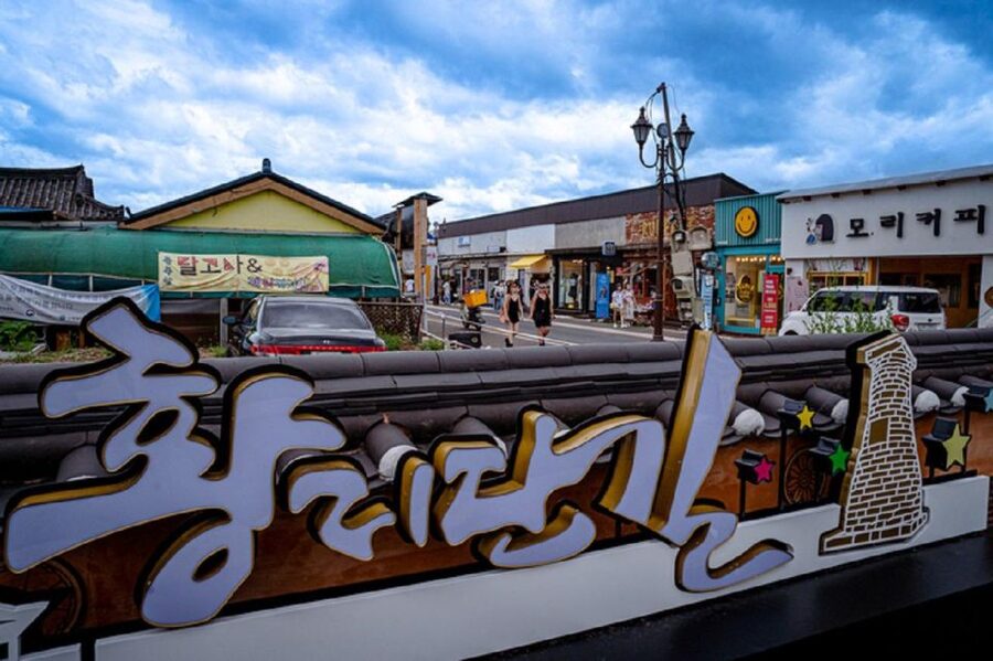 Busan: Gyeongju Guided Day Trip to Three Kingdoms Capital - Key points at a glance