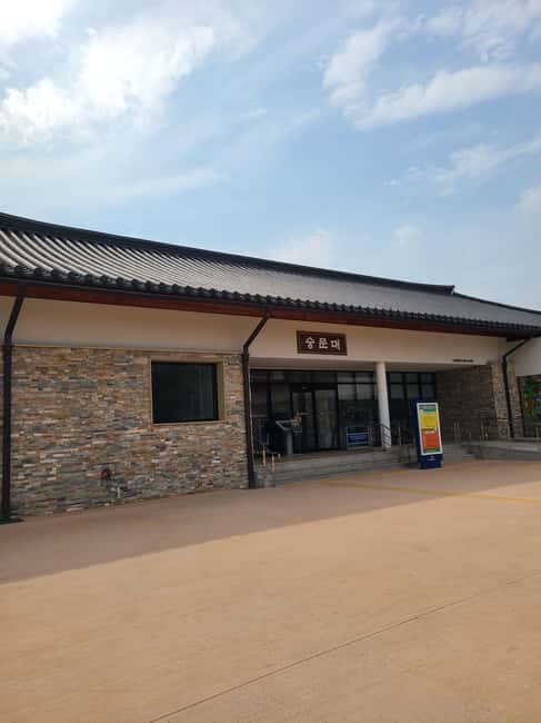 Busan: Gyeongju UNESCO Legacy Tour with National Museum - Donggung Palace, royal tombs, and Woljeonggyo Bridge