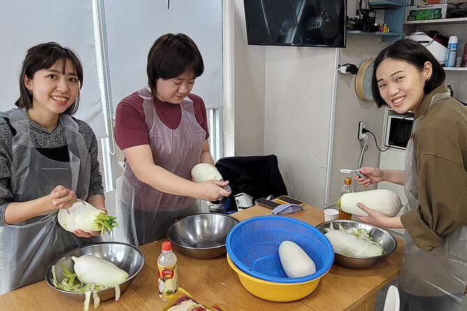 Busan Kkakdugi(Korean radish Kimchi) class with various options - The nearby beach photo stop