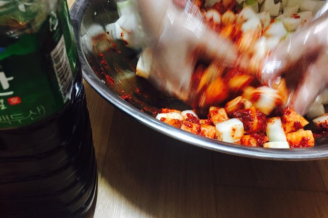 Busan Kkakdugi(Korean radish Kimchi) class with various options - What the $100 price includes