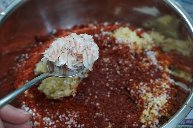 Busan Kkakdugi(Korean radish Kimchi) class with various options - Who will enjoy this Busan food experience