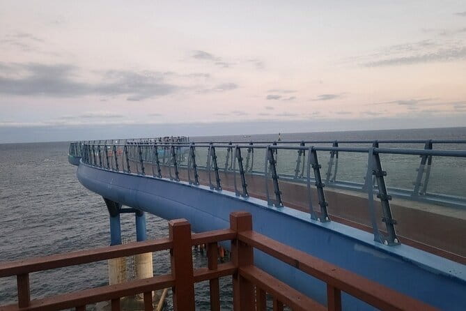 Busan private tour in English or Mandarin - Dongbaekseom: a calmer hour by the water