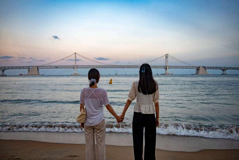 Busan's Best: Sea Temples, Yacht Tour & Sky Capsule Day Tour - The Haeundae Sky Capsule, slow views above the coast