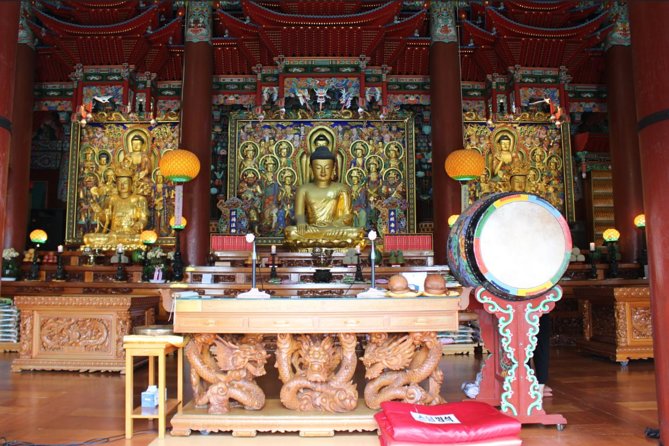 Busan Tour: Gamcheon Village & Haedong Yonggungsa Temple + Lunch - Haedong Yonggungsa, the temple by the sea