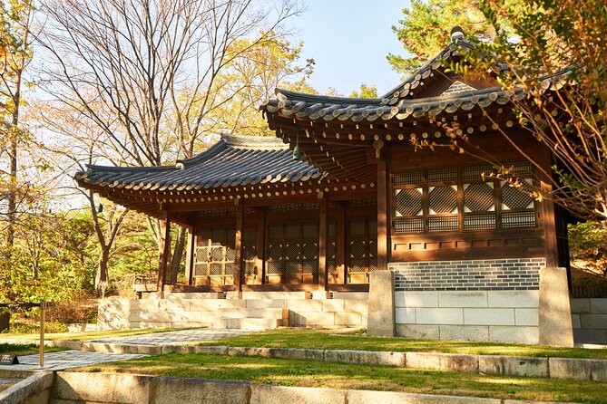 (Closed) Korea’s White House Walking Tour Blue House - The private residence and presidential family life