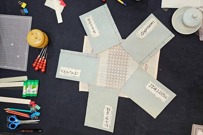 Create a Handmade Traditional Korean Notebook in Insadong - Choosing thread and learning Korean binding