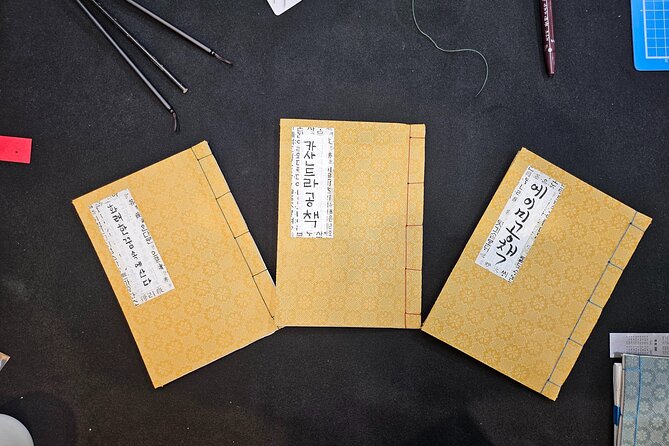 Create a Handmade Traditional Korean Notebook in Insadong - How the 90-minute itinerary unfolds