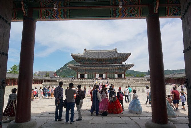 Customized Private Seoul tour: Palace, Market etc(Airport Option) - Kwangjang Market and Myeongdong for food and shopping