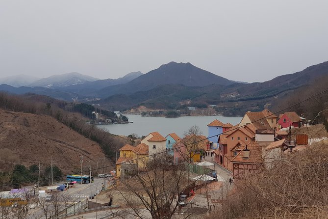 Customized Private Seoul tour: Palace, Market etc(Airport Option) - The DMZ option requires careful timing