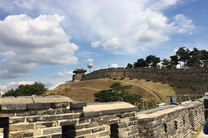 Day Tour of Suwon Hwaseong Fortress Starfield Waujeongsa Temple - Waujeongsa Temple: a quiet opening with unusual Buddhist art