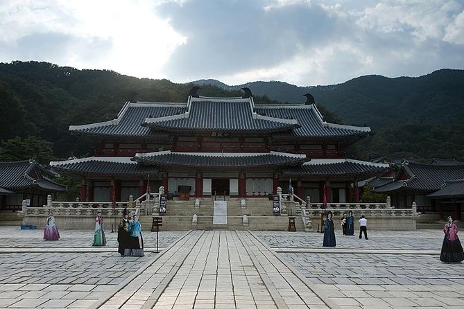 Day Trip to Yongin Daejanggeum and Korean Folk Village from Seoul - Lunch in Yongin after the morning walk