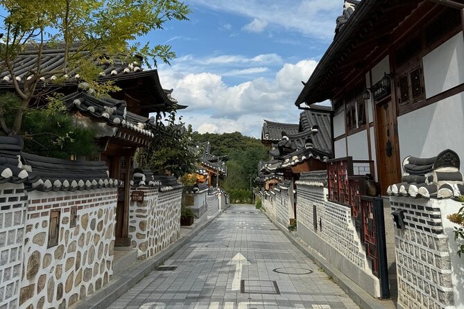 DMZ, Eunpyeong village and Jinkwansa Temple Private Tour - The guide can make or break the DMZ