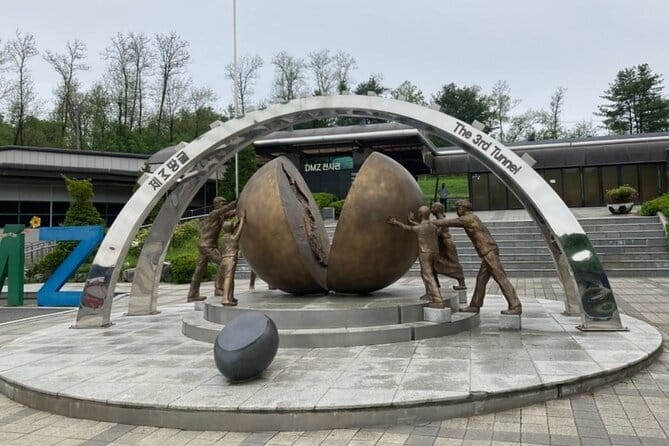 DMZ Tour and Leeum Museum - The Third Tunnel: an underground visit with real limits