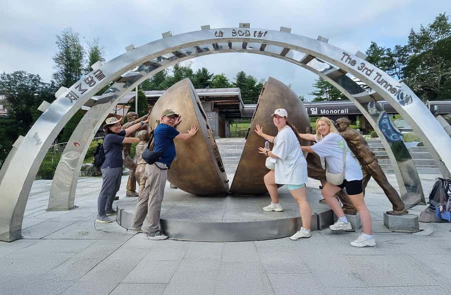 DMZTour from Seoul:3rd Tunnel,North Korea View&UNESCO Valley - The early start and controlled DMZ entry