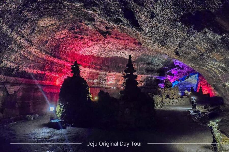 East Jeju: Day Tour with Seongsan Peak & Haenyeo Performance - Seongeup Folk Village and Jeju’s older traditions