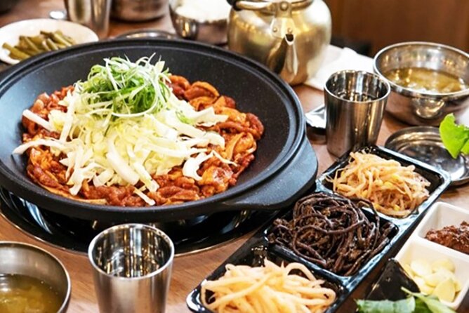 East Jeju Essentials – Seongsan Ilchulbong (UNESCO) & Haenyeo - Dongmun Market and the final taste of Jeju