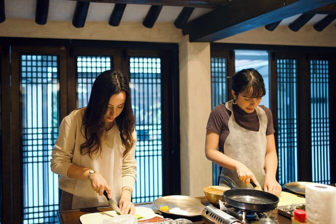Experience Live Korean Vegan Course & Traditional Liquor Pairing - Why a private setting changes the meal