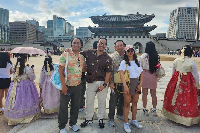 Experience Seoul Like Locals in Small Group - Insadong: 90 minutes for tea, art, and browsing